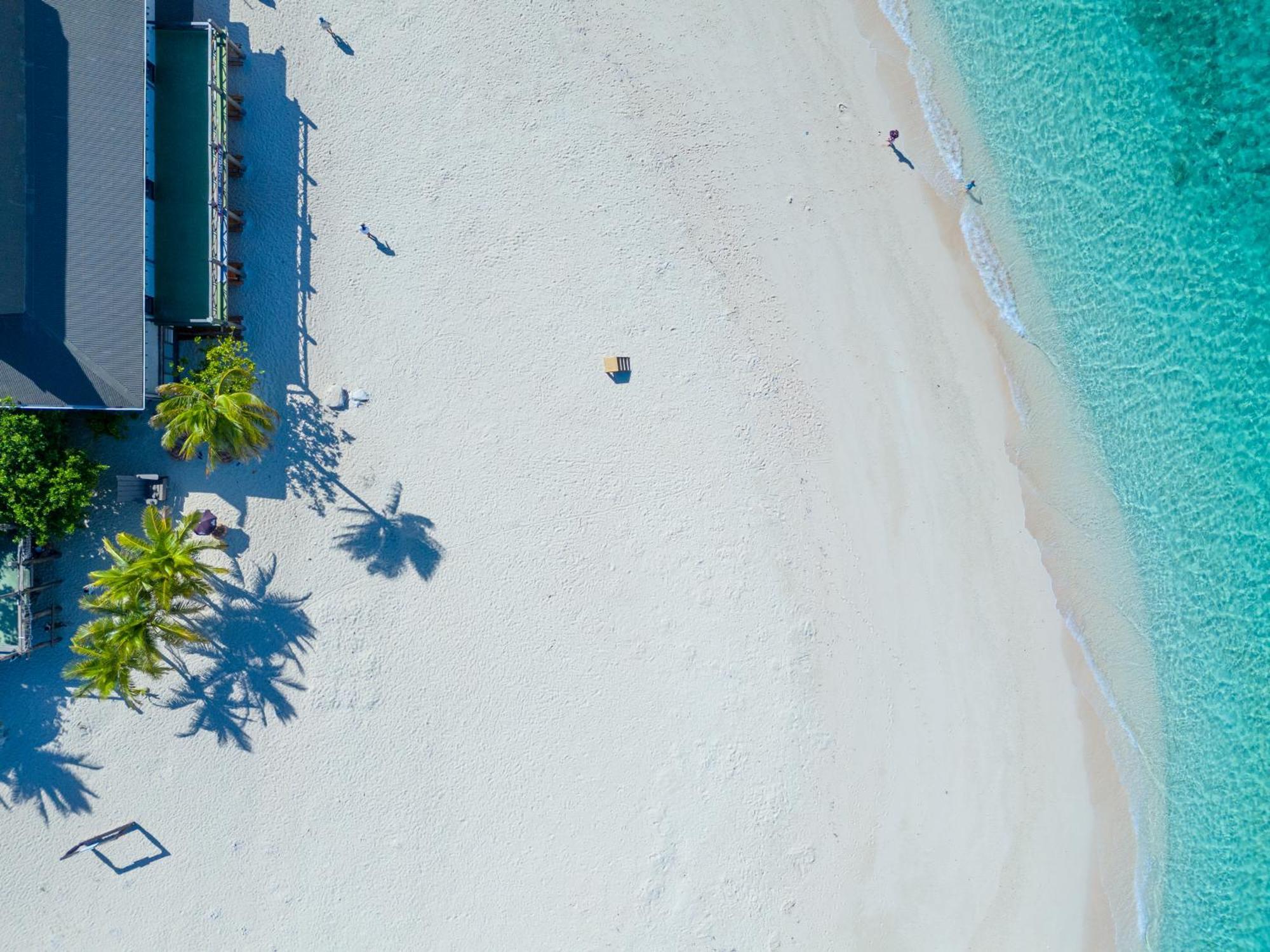 Beachcomber Island Resort Buitenkant foto