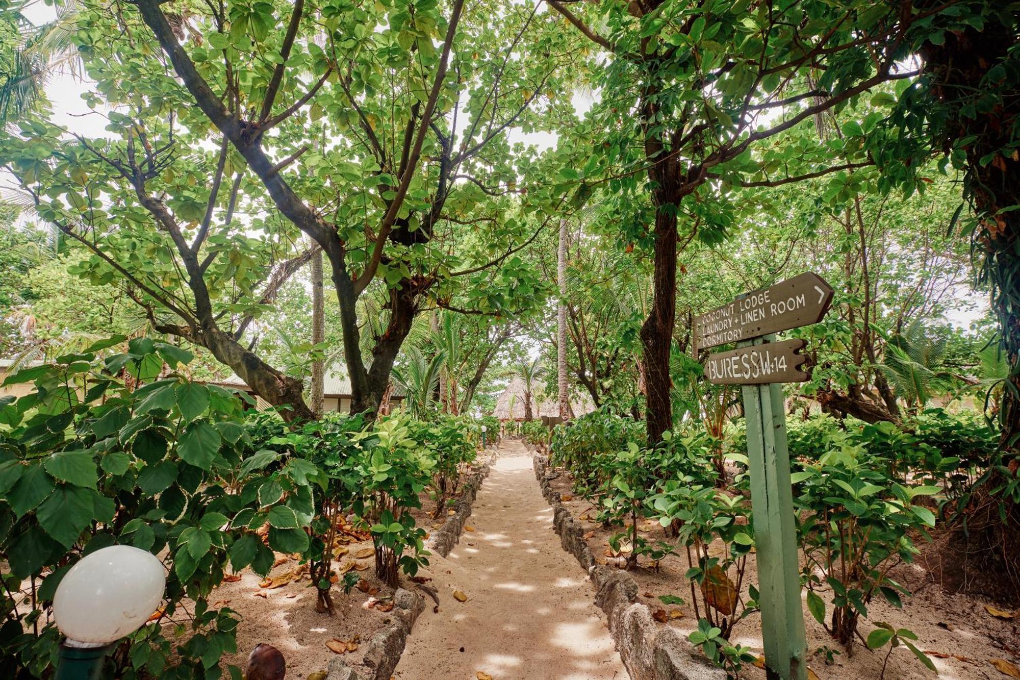 Beachcomber Island Resort Buitenkant foto